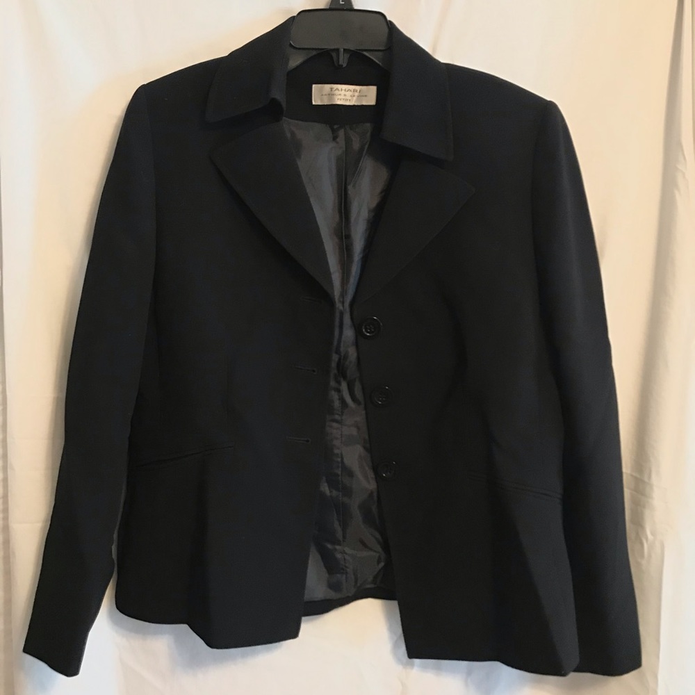 Tahari blazer